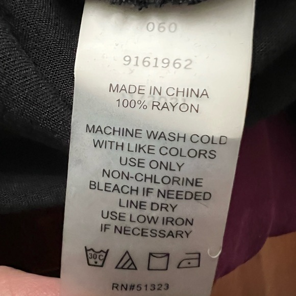 Vince Camuto black jumpsuit, cropped wide leg size medium. Excellent condition - Picture 5 of 7